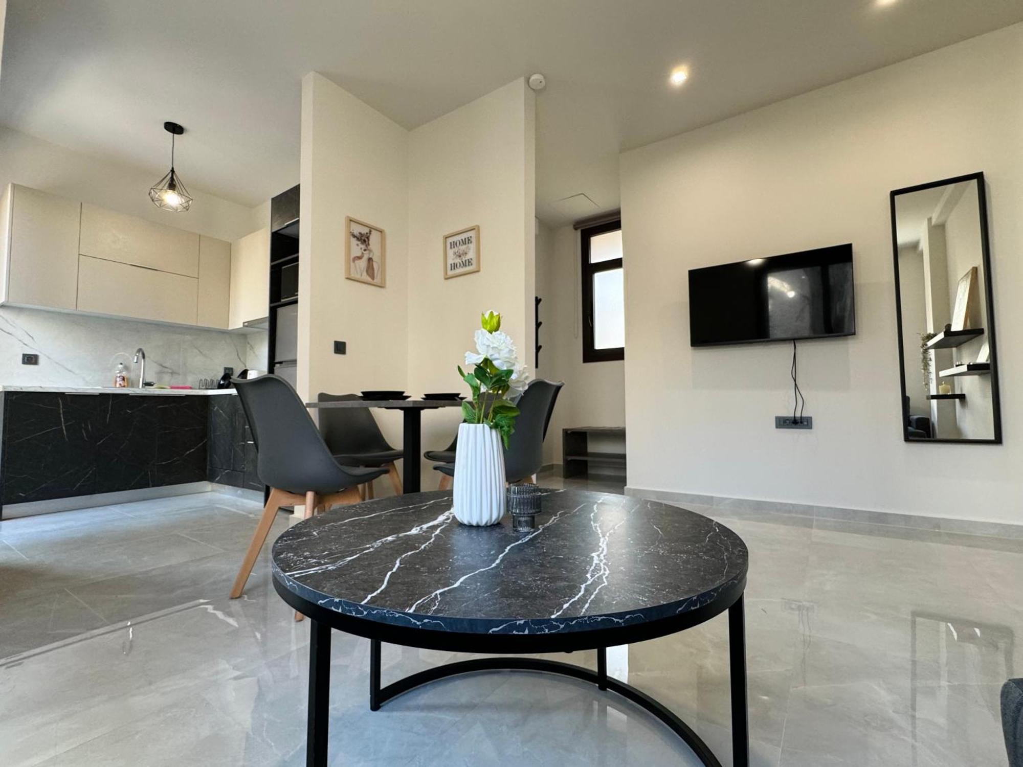 Spacious Apartment Near Monastiraki By Kozy Koala Athènes Extérieur photo